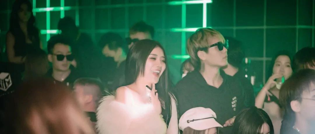 Hi MOLLY × ACE 弹跳狂欢| 最纯正的韩国BOUNCE音乐，让人上瘾的快乐！