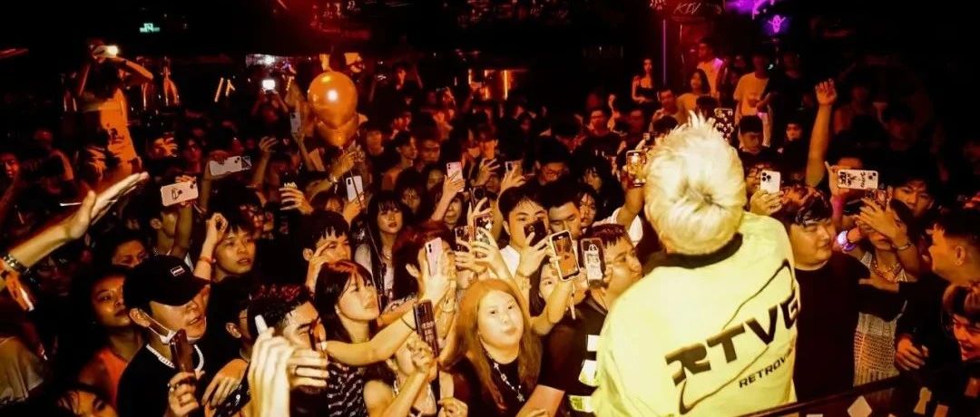 回顾开业丨𝘊𝘙𝘈𝘡𝘠 𝘔𝘖𝘔𝘌𝘕𝘛 , 开启街头狂欢玩乐永不设限