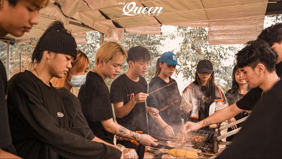 2021.11.19 | Queen Club举办“齐心聚力”主题户外团建活动 #传播企业价值观，增强员工凝聚力-防城港皇后酒吧/QUEEN CLUB