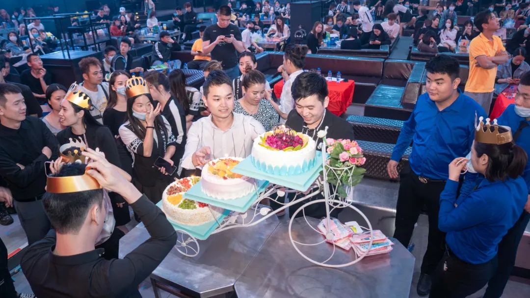 2021.11.15 | ET HOUSE 酒吧第四届员工大会暨9月-10月表彰大会-水东镇ET浩斯派酒吧/ET HOUSE