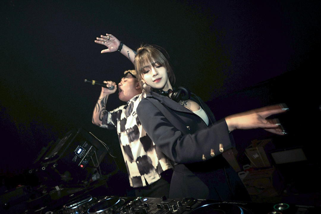 REVIEW丨DJ RIVER 元气炸弹的精准投放，让快乐因子充斥整个夜晚-玉林JX酒吧/JX EDM LIVE