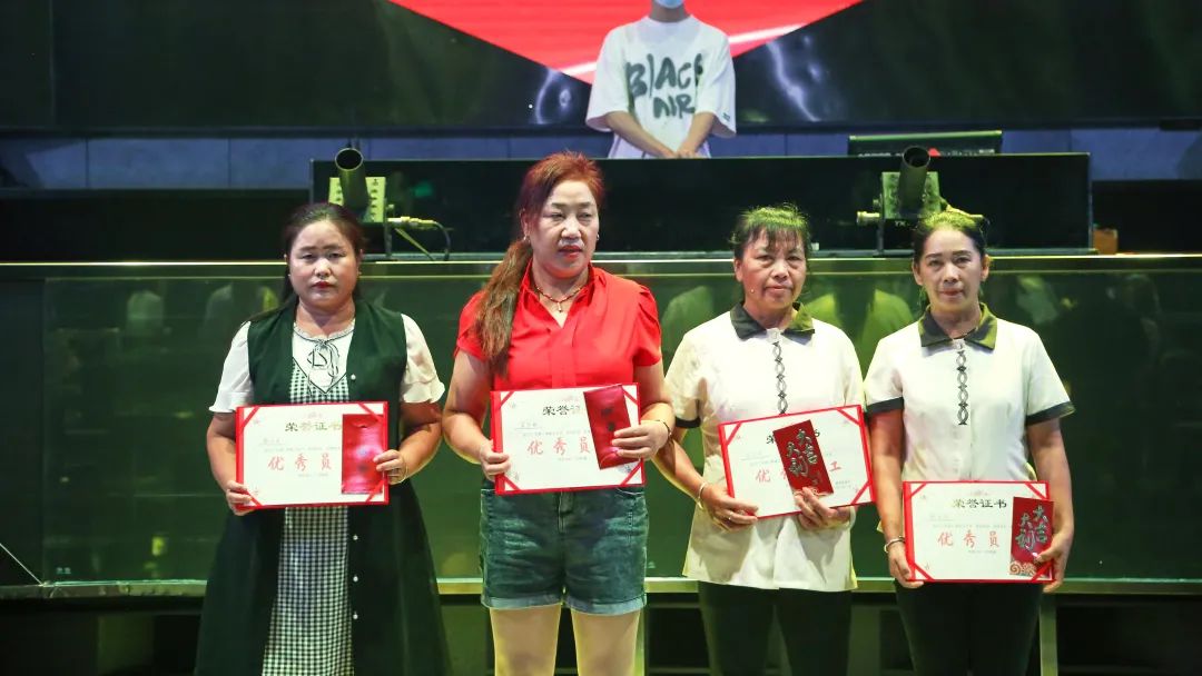 乐享娱乐集团临沧事业部三店季度员工颁奖大会圆满召开-临沧威克斯酒吧/VICS CLUB