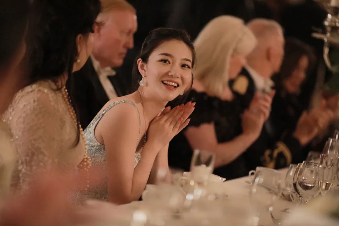 为什么那些蹦迪女王，可以在不同的富二代身边起床...-射洪自由酒吧/FREE CLUB