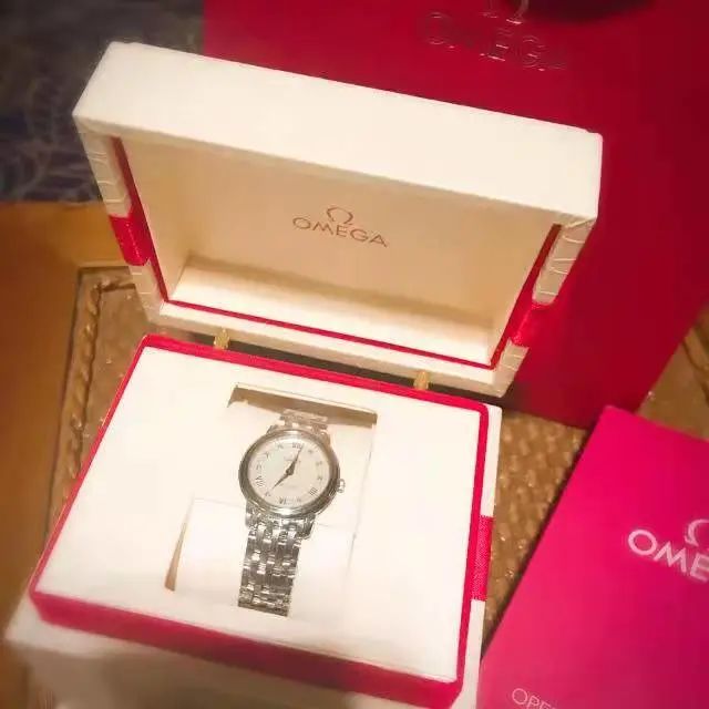 为什么那些蹦迪女王，可以在不同的富二代身边起床...-射洪自由酒吧/FREE CLUB
