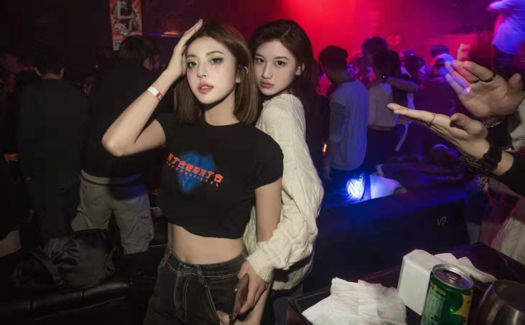 广州滚石交友群丨广州免费蹦迪群丨广州酒吧 圈-广州滚石酒吧/RSDC酒吧/滚石跳舞俱乐部
