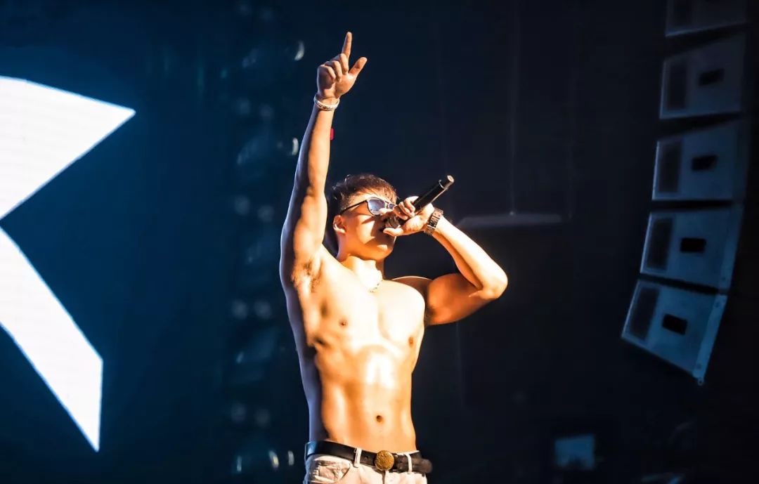 【滚石俱乐部】2019/04/26《潮流电音厂牌WD组合》用音乐挟持你的躁郁！-济南滚石酒吧/Rock Club 