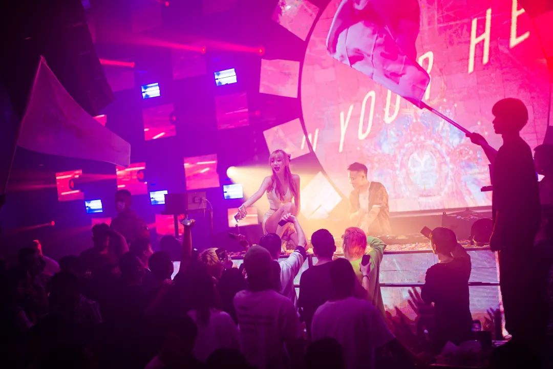 ENZO CLUB日照店//3月4日周五//特邀嘉宾：新生代长腿DJ WINNIE性感来袭！-日照恩佐酒吧/ENZO CLUB