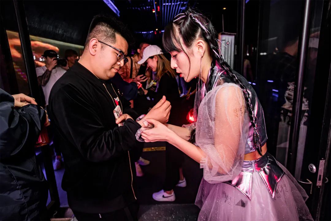 MIAMI CLUB 丨 09/18 穿越红色“快乐星球”，DJ TIYA带你感受现实与梦境的交织-银川迈阿密酒吧/MIAMI CLUB
