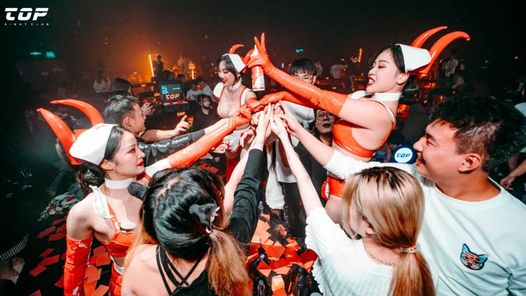 PARTY REVIEW丨酒逢美女千杯少 能喝多少喝多少！ @TOP坂田店-深圳TOP酒吧/TOP NIGHT Club（坂田店）