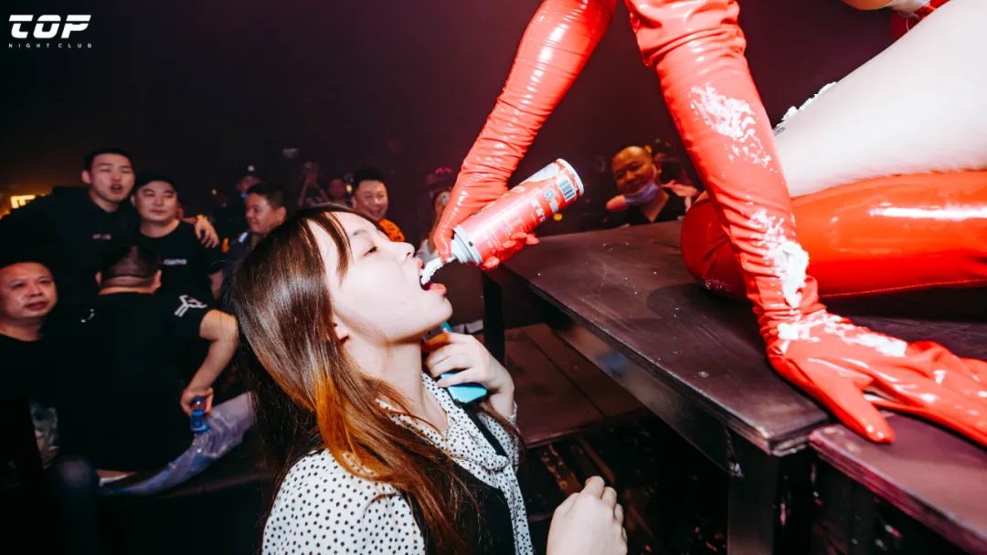 PARTY REVIEW丨酒逢美女千杯少 能喝多少喝多少！ @TOP坂田店-深圳TOP酒吧/TOP NIGHT Club（坂田店）