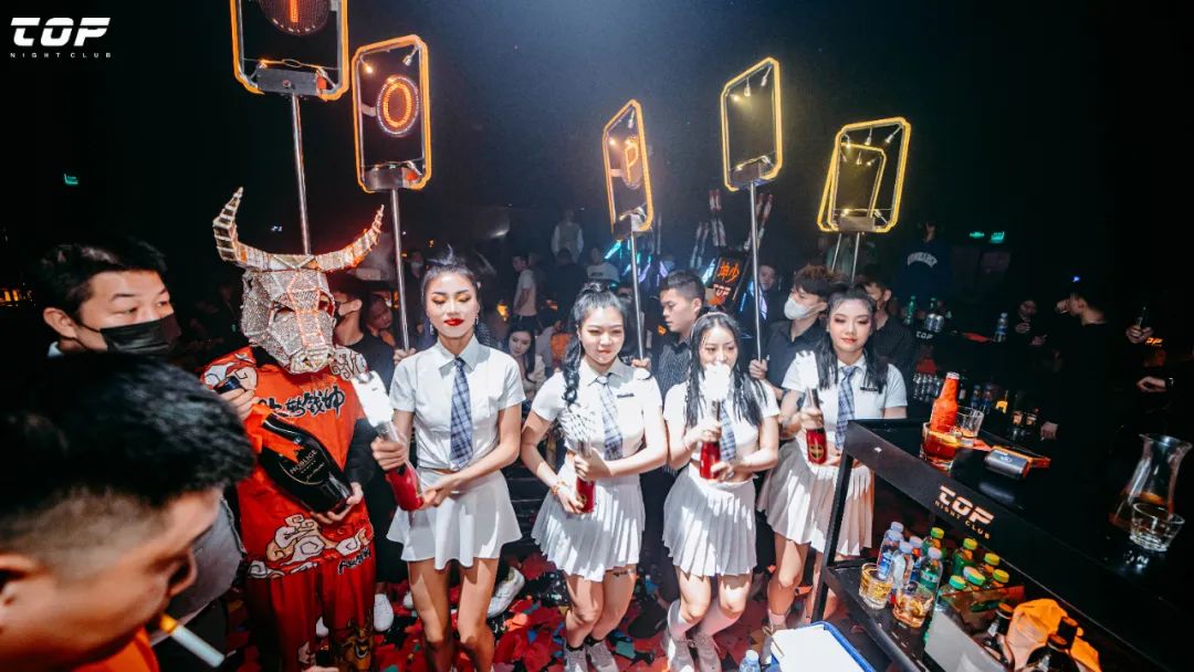 PARTY REVIEW丨酒逢美女千杯少 能喝多少喝多少！ @TOP坂田店-深圳TOP酒吧/TOP NIGHT Club（坂田店）