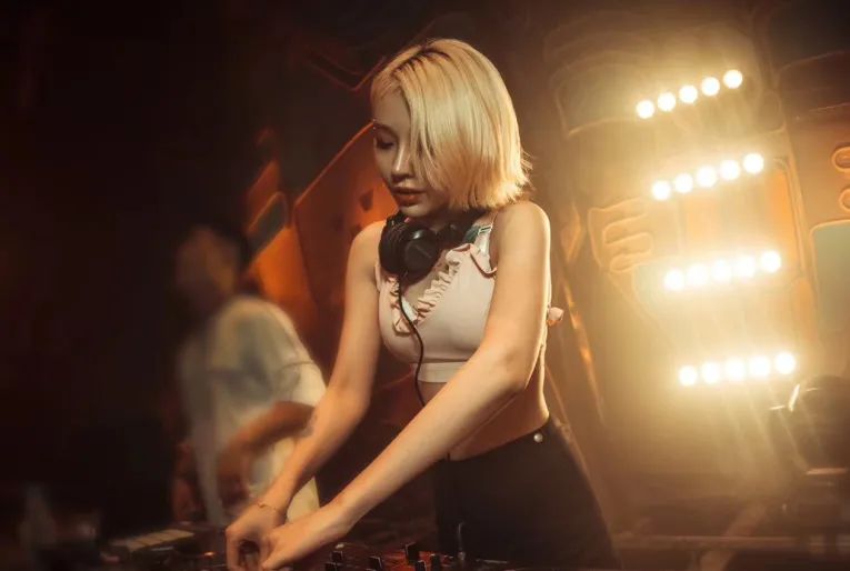 9月20日 DJ NAMI-甜蜜暴击·热辣来袭！-清远MI酒吧/M.I CITY