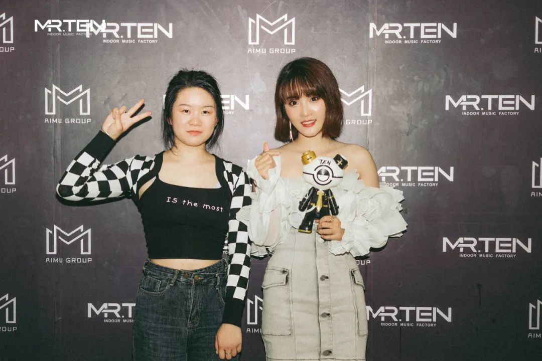 百变造型彭筝 带你走进她天真的世界-安阳TEN酒吧/MR.TEN CLUB