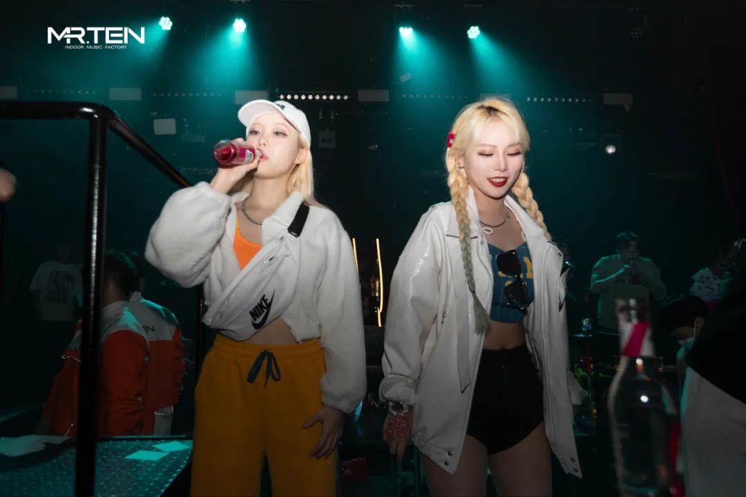 百变造型彭筝 带你走进她天真的世界-安阳TEN酒吧/MR.TEN CLUB
