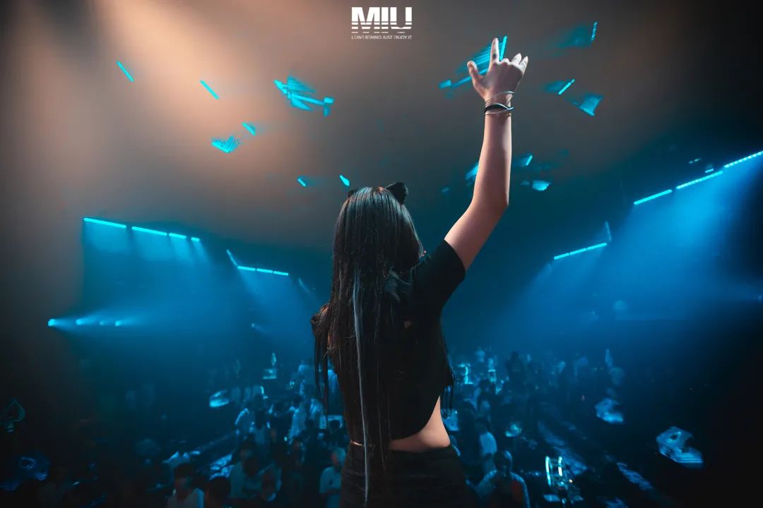 昨晚没来？你失去了一次凡尔赛的机会！-无锡MIU酒吧/MIU CLUB