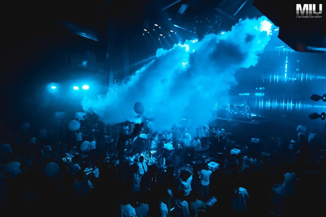 昨晚没来？你失去了一次凡尔赛的机会！-无锡MIU酒吧/MIU CLUB