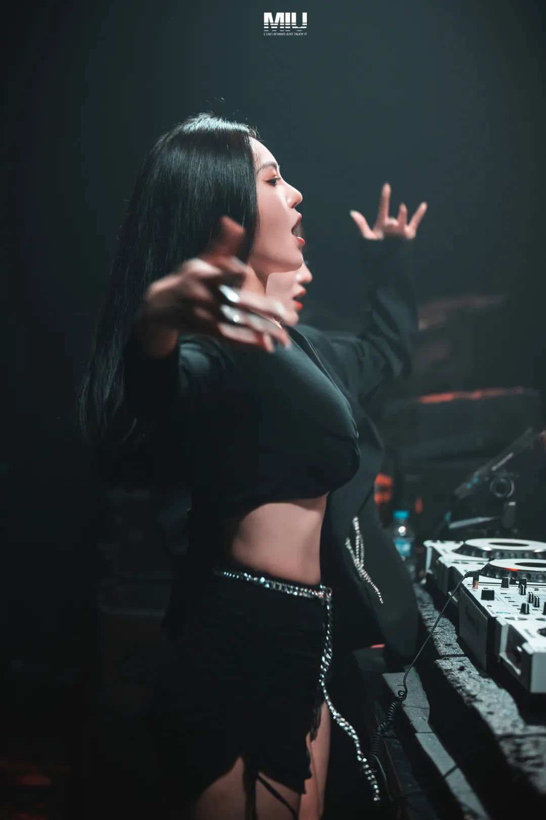 昨晚没来？你失去了一次凡尔赛的机会！-无锡MIU酒吧/MIU CLUB