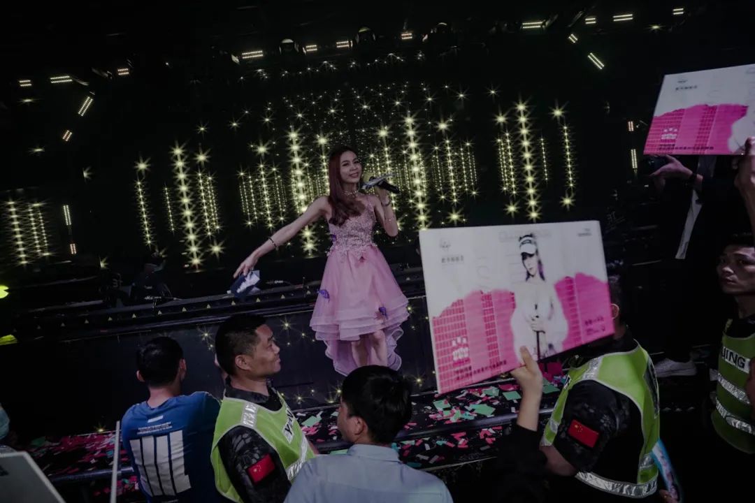 昨晚性感小天后，将你的情绪直接燃到爆点！-寮步芬迪Club/FENDI CLUB