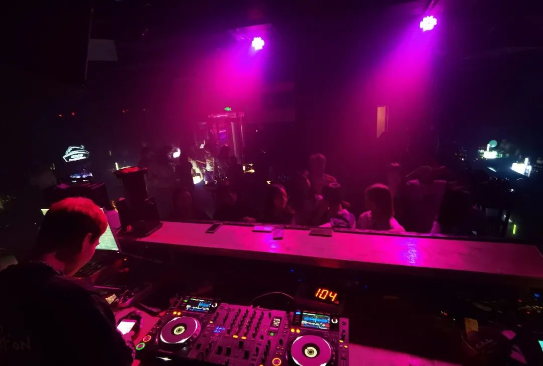 MOVE CLUB # 感恩巨献特别回馈-弥渡MOVE CLUB/魔方酒吧