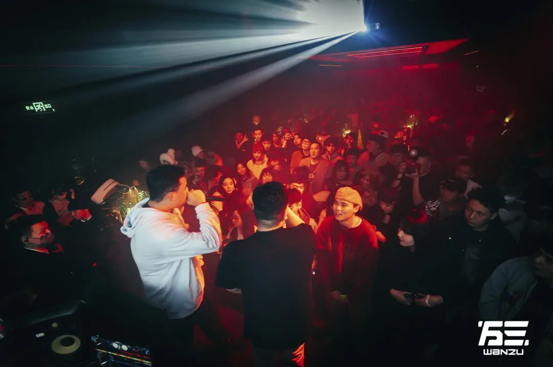 REVIEW｜Dec.31 2021 扬布拉德 LIVE in WANZU-成都万三酒吧/WANZU CLUB