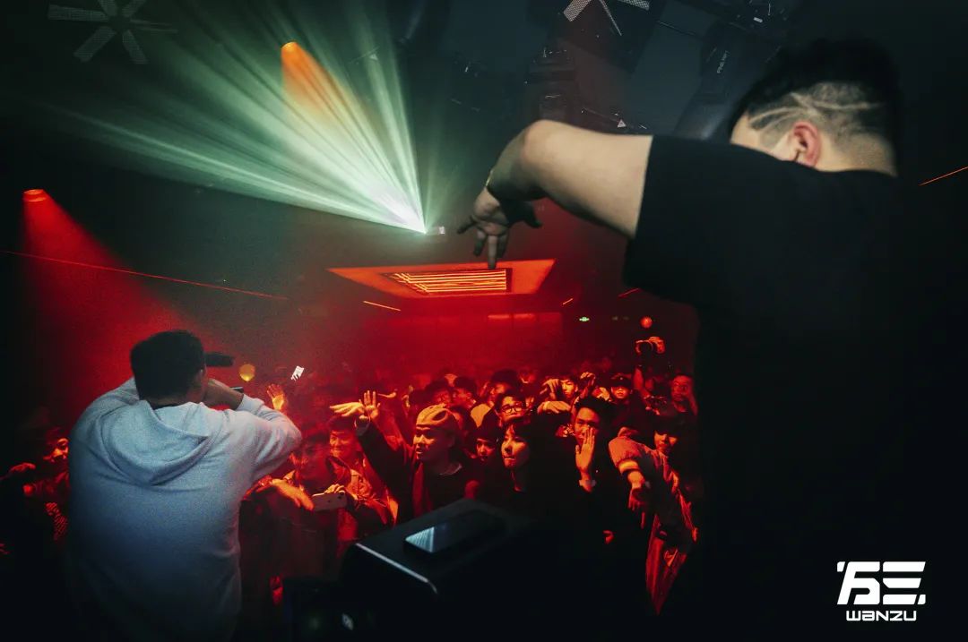 REVIEW｜Dec.31 2021 扬布拉德 LIVE in WANZU-成都万三酒吧/WANZU CLUB