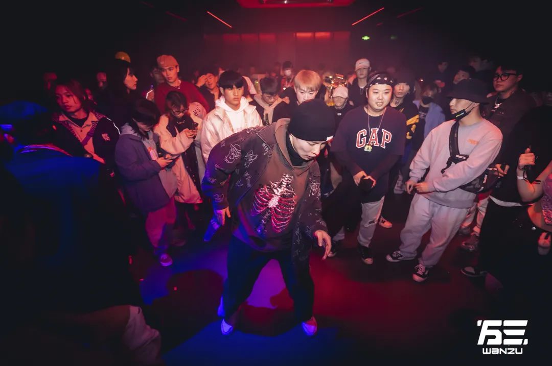 REVIEW｜Dec.31 2021 扬布拉德 LIVE in WANZU-成都万三酒吧/WANZU CLUB