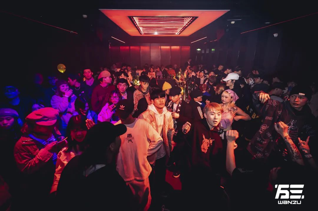 REVIEW｜Dec.31 2021 扬布拉德 LIVE in WANZU-成都万三酒吧/WANZU CLUB