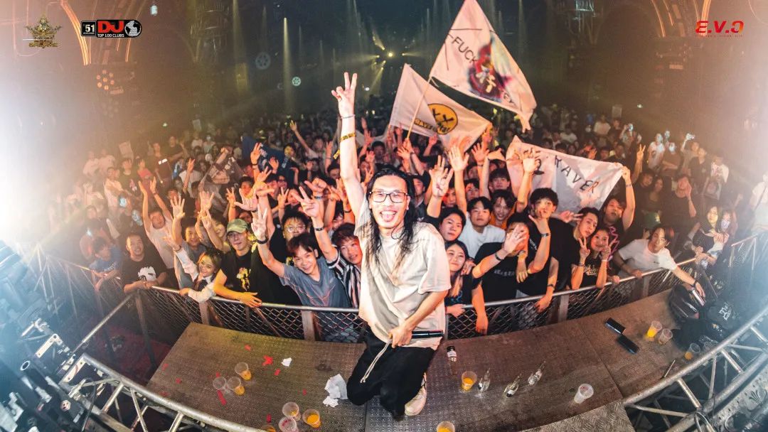 回顾|玩电音的求婚圣地可能是TML,更有可能是格莱美汇!-佛山格莱美汇酒吧/Galame Club 回顾|玩电音的求婚圣地可能是TML,更有可能是格莱美汇!-佛山格莱美汇酒吧/Galame Club