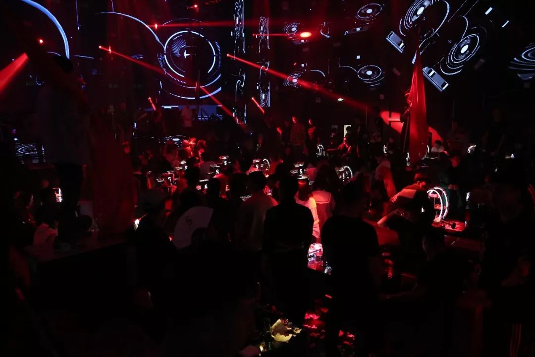 温莎娱乐·SPACE ‖ 抖音「云蹦迪」我和你一样都是第一次网恋！-秦皇岛斯贝斯酒吧/SPACE酒吧/SUPER SPACE CLUB