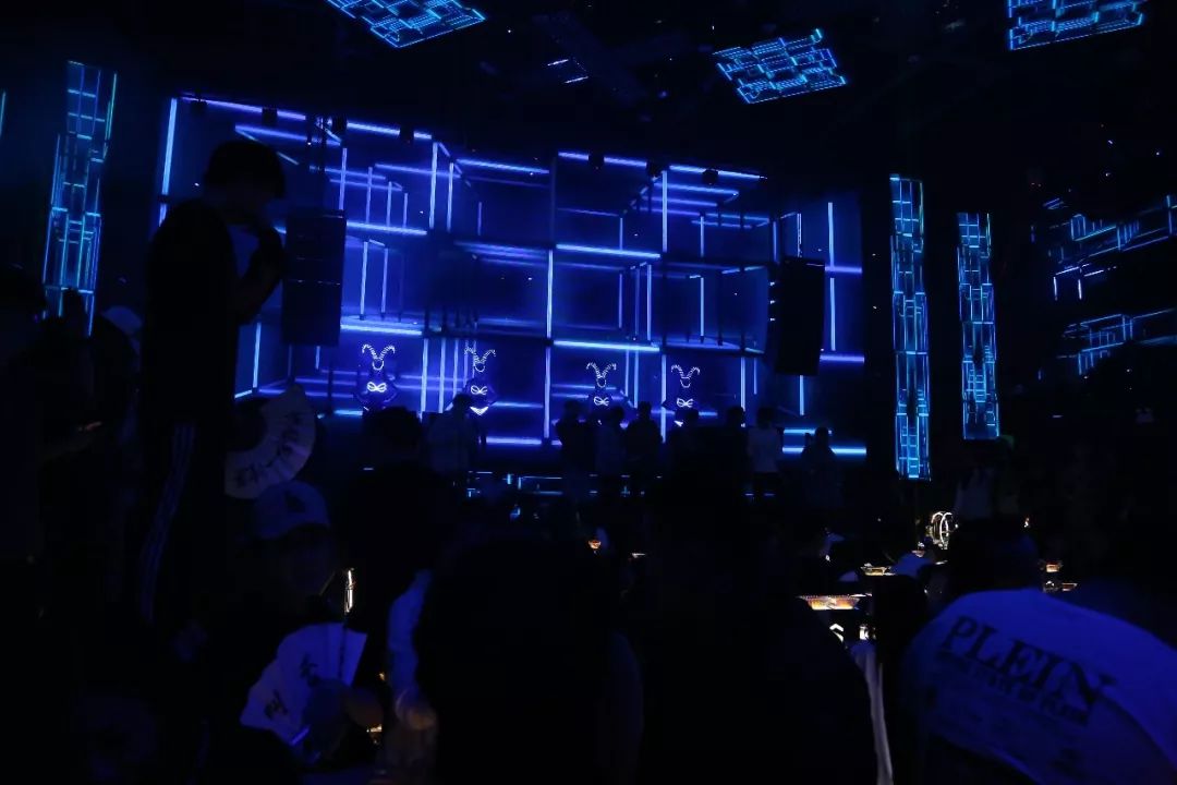 温莎娱乐·SPACE ‖ 抖音「云蹦迪」我和你一样都是第一次网恋！-秦皇岛斯贝斯酒吧/SPACE酒吧/SUPER SPACE CLUB
