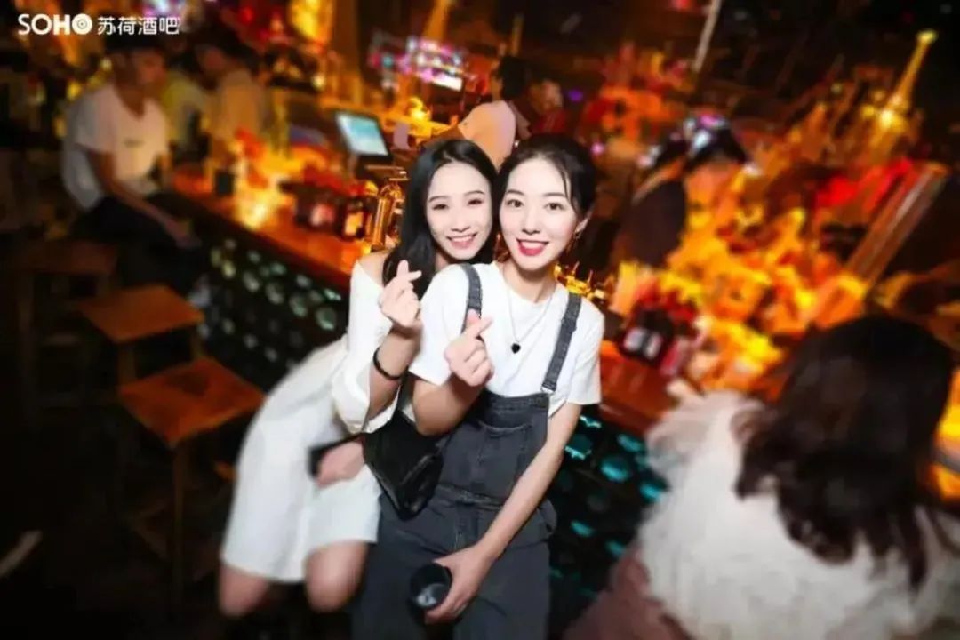 周三会员日 | 初秋宠粉的首班车,尽享多重暖心福利~-贵港苏荷酒吧/SOHO CLUB 周三会员日 | 初秋宠粉的首班车,尽享多重暖心福利~-贵港苏荷酒吧/SOHO CLUB