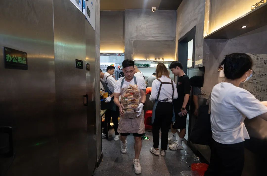 诺湘联盟集团·耒阳 OPEN HOUSE 2022年度88服务生节圆满落幕！-耒阳OH酒吧/Open House