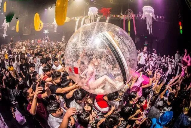 MIAMI CLUB丨6/25-26 性感女神组合，BUBBLE TIME!！“泡沫永炸机”开启，再度体验云端狂欢！！-南充迈阿密酒吧/MIAMI CLUB