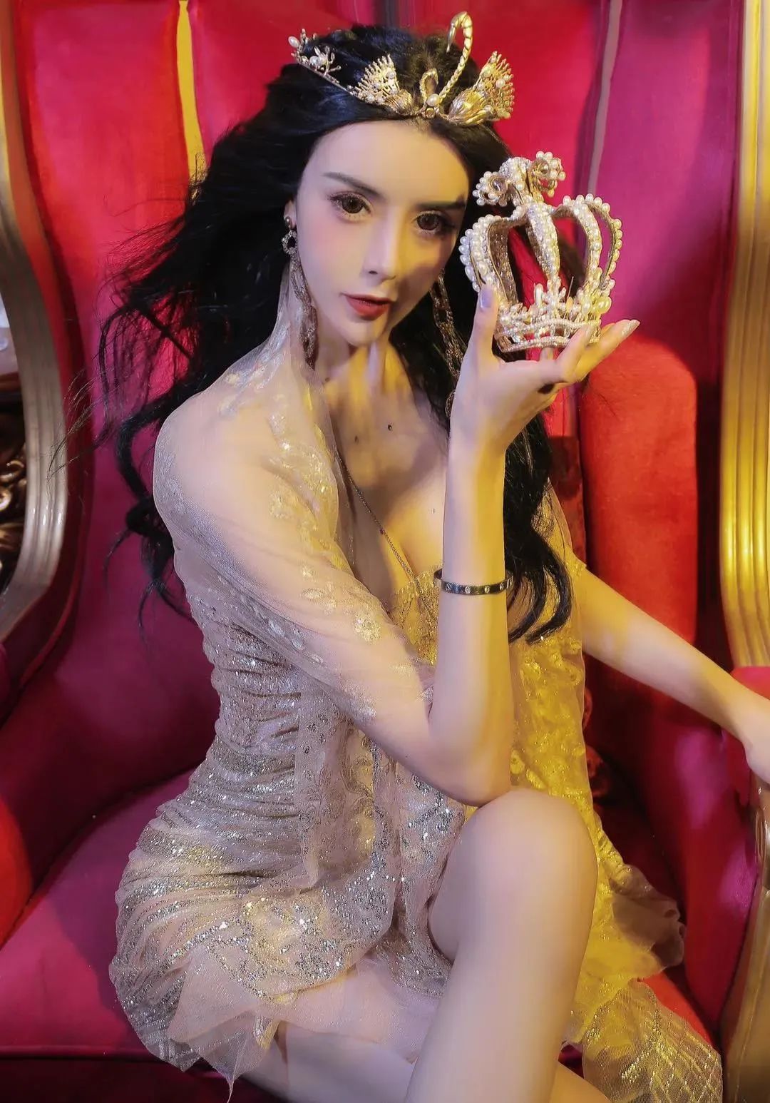 X·CLUB╀2020.12.25 |圣诞之夜 无限幻想 定义性感 宅男们幻想的女神＜范露兮＞她真的来了…...-六安X CLUB