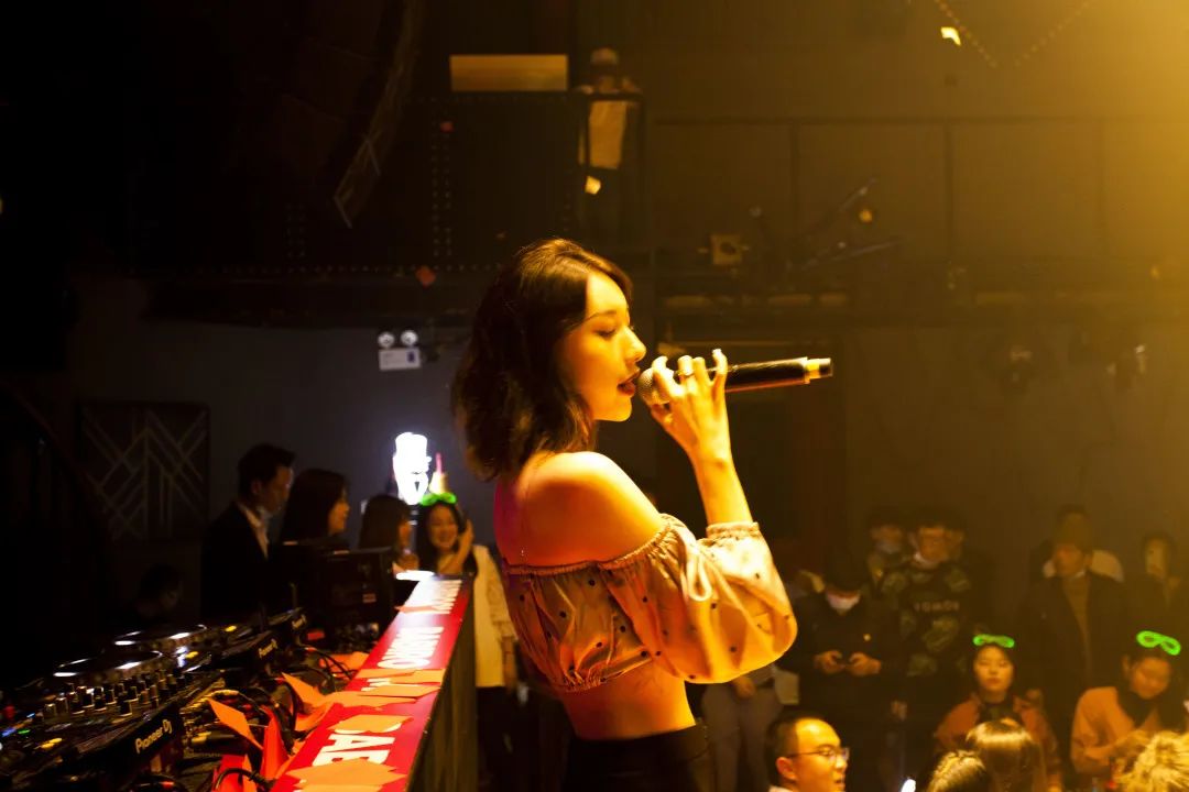 精彩回顾 | DJ EIVN&FREEC 才艺 音乐操控者 掀起音浪狂潮！-玉溪芭芘酒吧/芭比酒吧/BABI ROOM