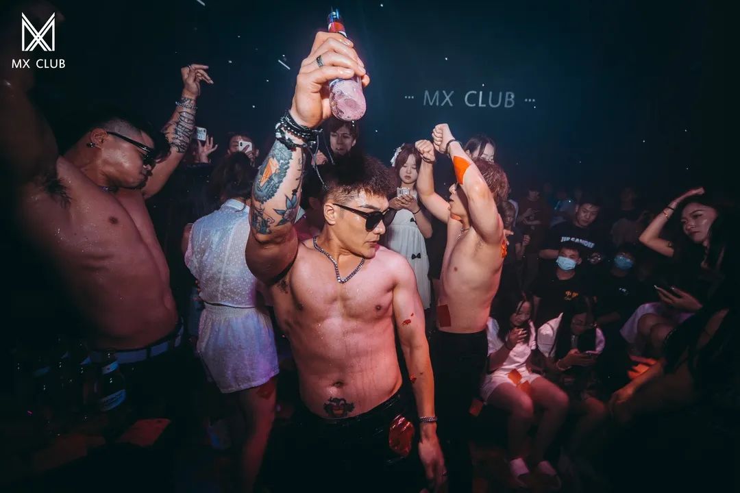 这就是你整晚在喊大、大、大的原因？-濮阳MX酒吧/MX CLUB