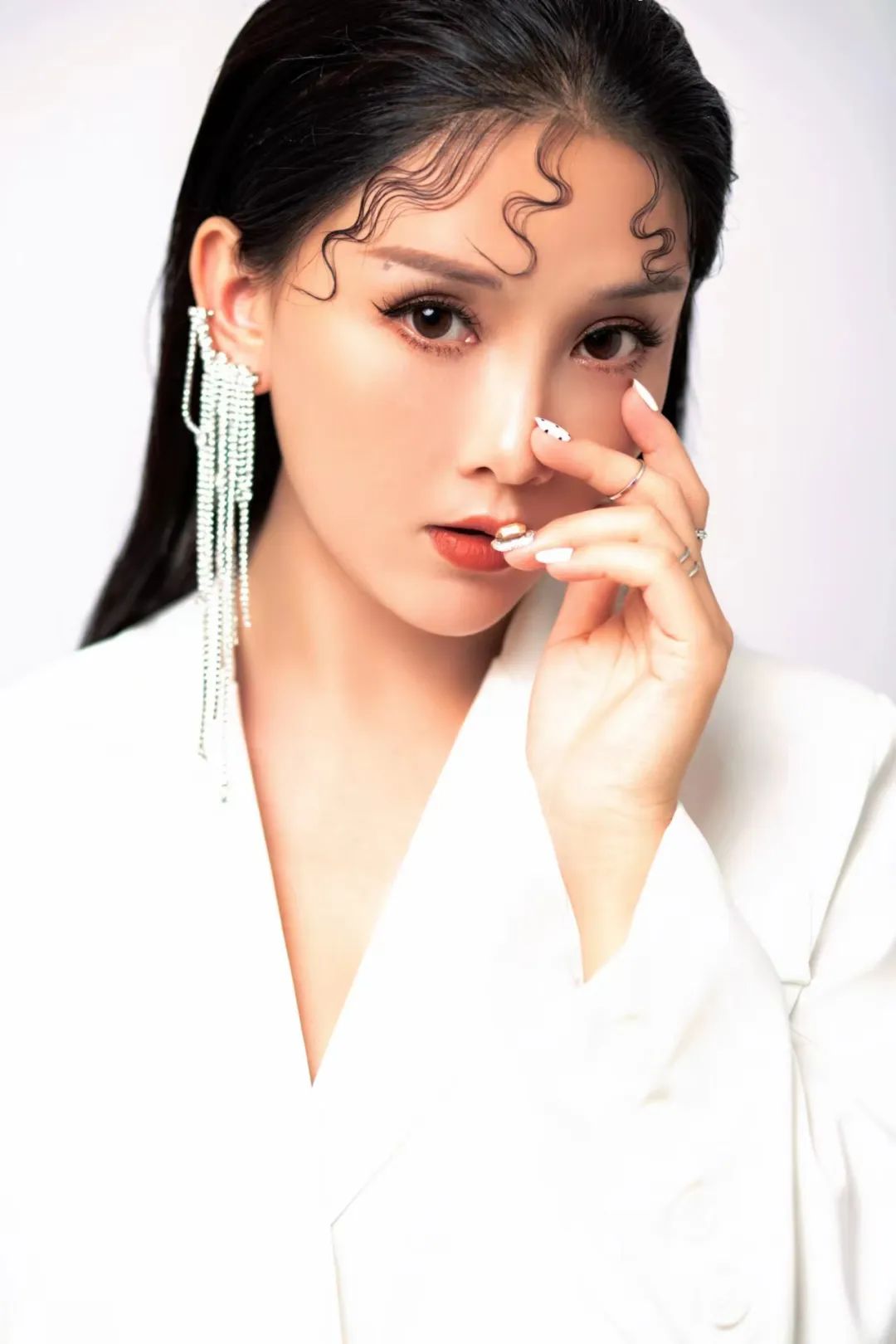 徐闻SOHO酒吧10月4日本周五全新美女艺员歌手+MC蒙梦加盟苏荷，带给您首秀时间！-徐闻苏荷酒吧/SOHO CLUB