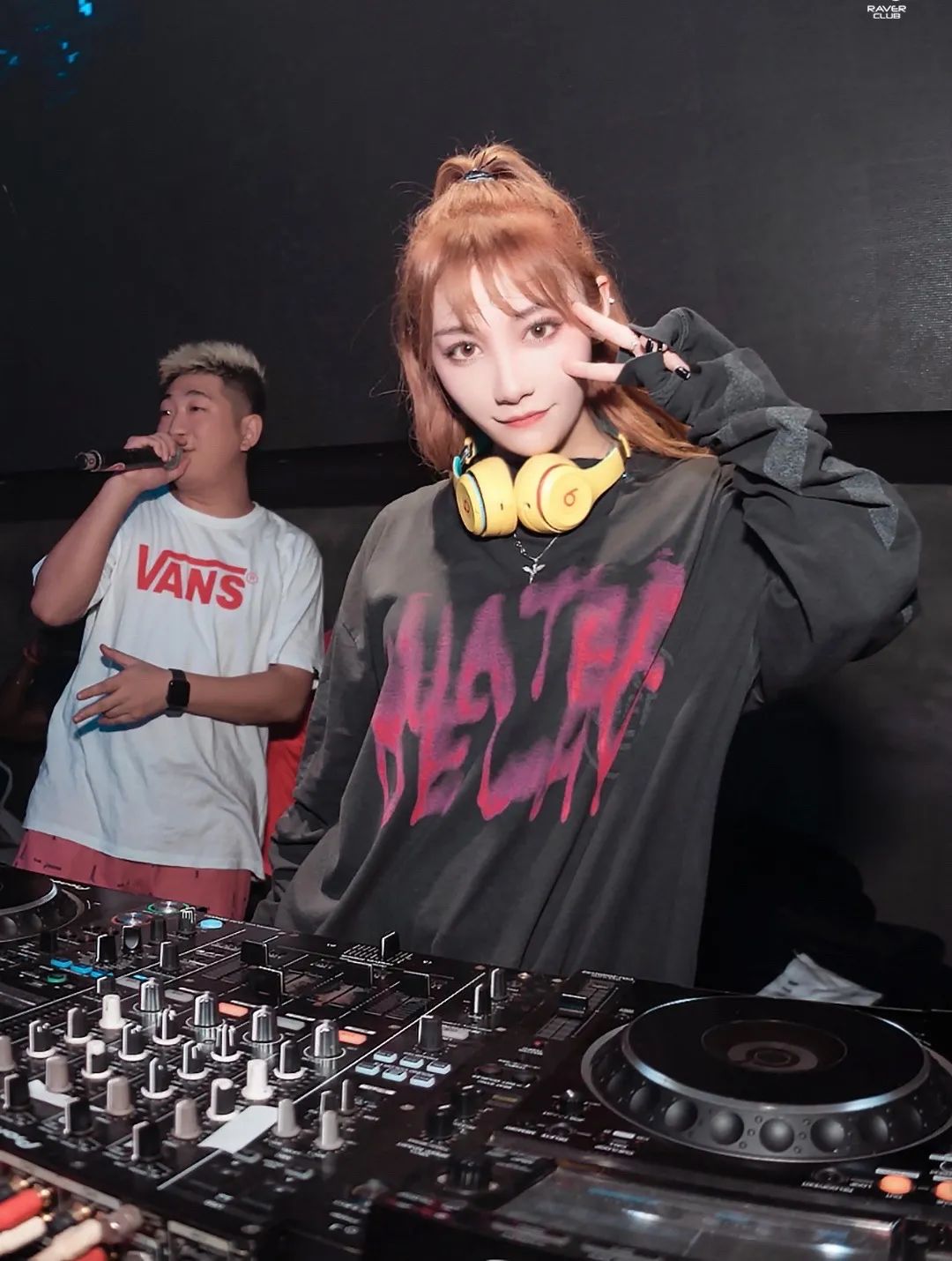 PARTY ROOM 05/28电音大咖│是小仙女，也是“人体节拍器”，DJ Tracy可酷可甜！-丽水Party Room百大电音剧场