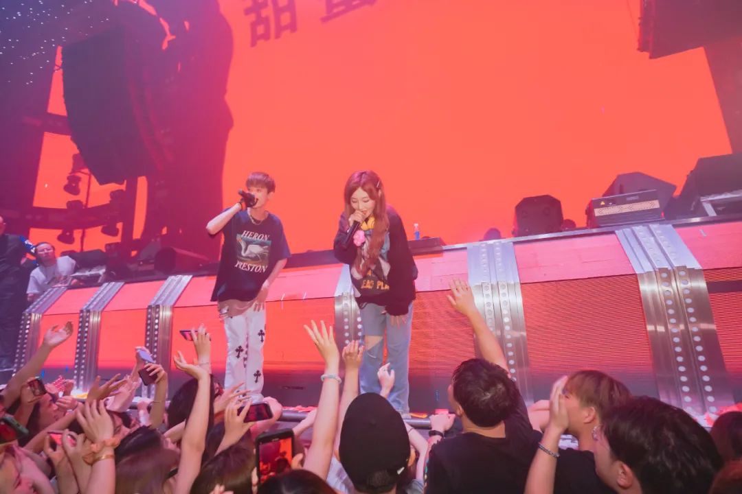 近千万粉丝DJ-Tracy │现场开炸，PARTY ROOM电音派对回顾-丽水Party Room百大电音剧场