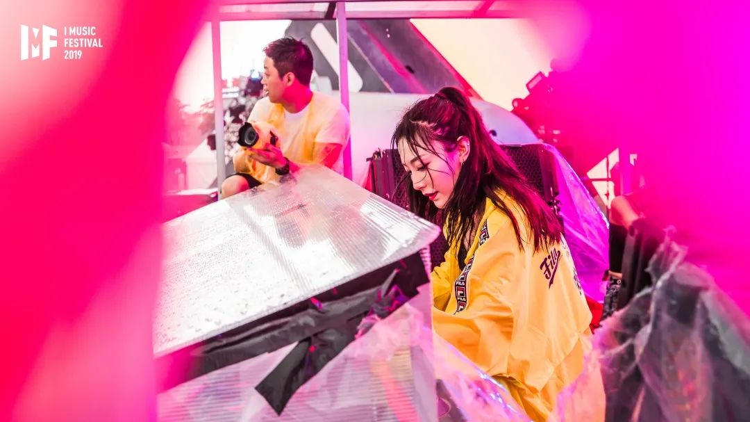 PARTY ROOM 05/28电音大咖│是小仙女，也是“人体节拍器”，DJ Tracy可酷可甜！-丽水Party Room百大电音剧场
