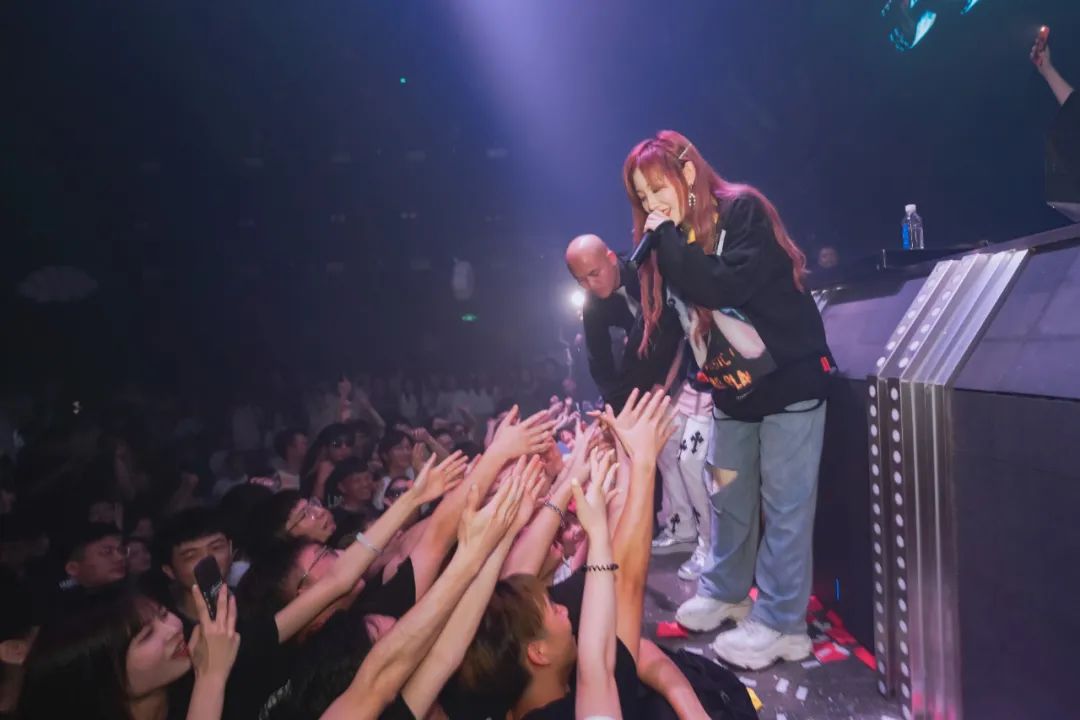 近千万粉丝DJ-Tracy │现场开炸，PARTY ROOM电音派对回顾-丽水Party Room百大电音剧场