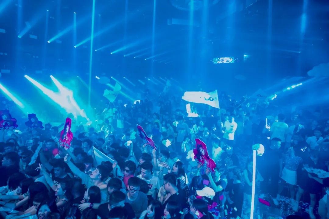 近千万粉丝DJ-Tracy │现场开炸，PARTY ROOM电音派对回顾-丽水Party Room百大电音剧场