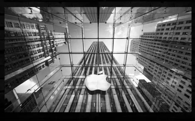 LOUIS LIFE | 颠覆视界勇者无畏-龙岩路易酒吧/LOUIS PLUS