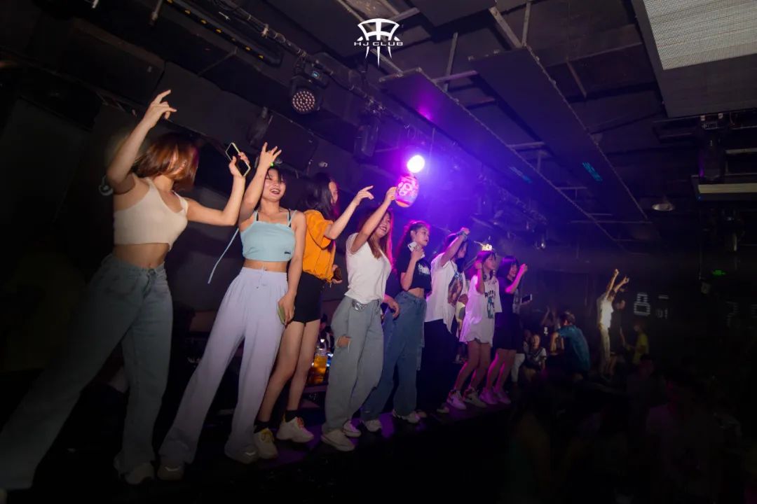 “大龄玩童”空降，真正的狂欢Party进行式.. 。-广州HJ酒吧/HJ CLUB
