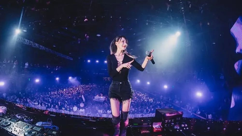 08/09 # 荔枝LIZZY·咬一口夏天的甜-福州SST酒吧/SST NIGHTCLUB 08/09 # 荔枝LIZZY·咬一口夏天的甜-福州SST酒吧/SST NIGHTCLUB