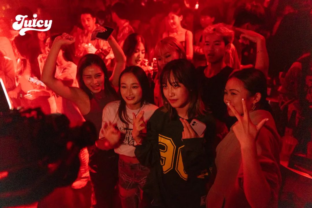 #RECAP｜“多汁”的夜晚，速速进来看辣妹！-青岛JUICY CLUB/新晋酒吧