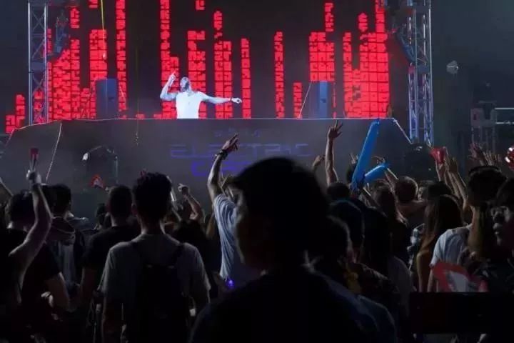 MAX CLUB | 06/28 | 一同感受PYRO百大创始人 Spencer Tarring的音乐现场！-廊坊MAX酒吧/MAX CLUB