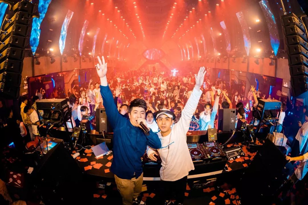 CLUB MAX | 10.26 | #DJ ROCKMAN#电音屠夫超强的现场掌控能力点燃派对!-廊坊MAX酒吧/MAX CLUB CLUB MAX | 10.26 | #DJ ROCKMAN#电音屠夫超强的现场掌控能力点燃派对!-廊坊MAX酒吧/MAX CLUB