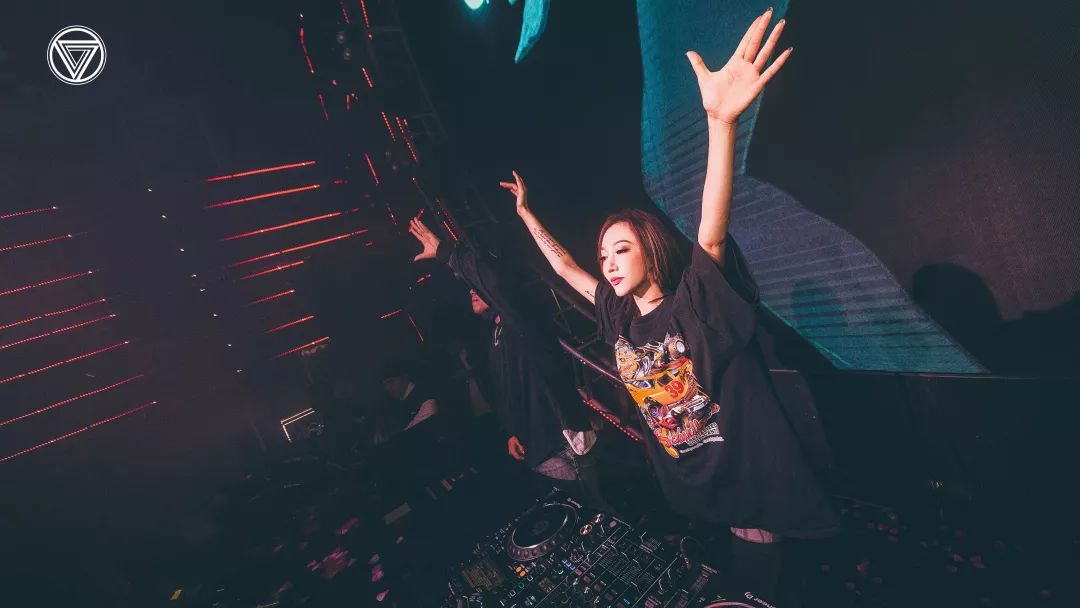 精彩回顾│04/12 百大DJ#KAKA#带你掌控舞池风雨，体验硬核电音-廊坊MAX酒吧/MAX CLUB
