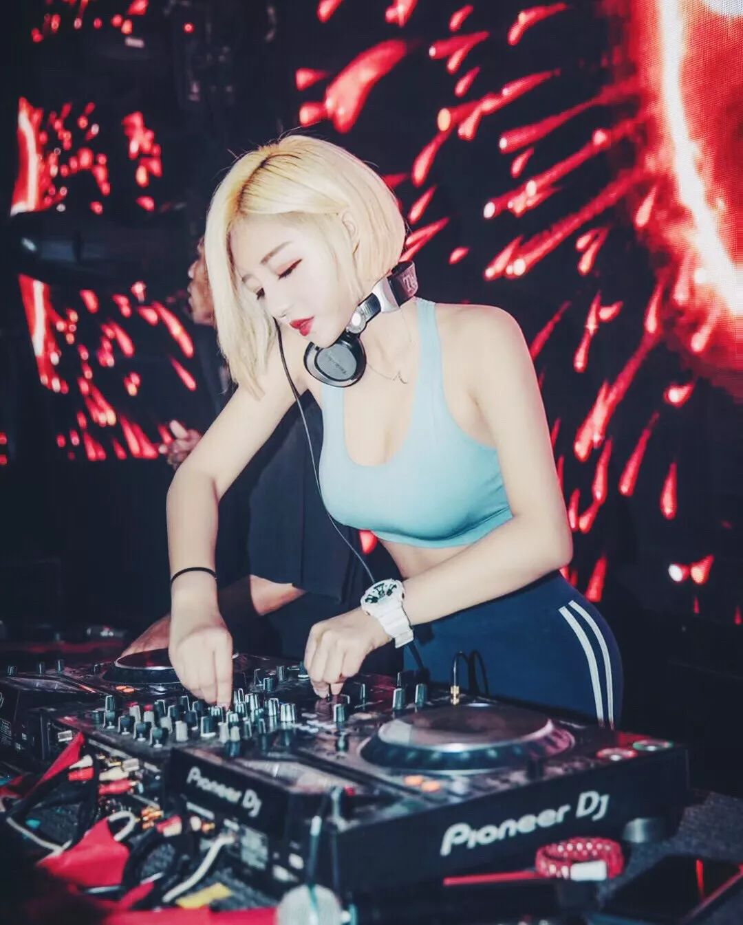 CLUB MAX | 10.05-她应该是最高颜值的DJ女神了！-廊坊MAX酒吧/MAX CLUB